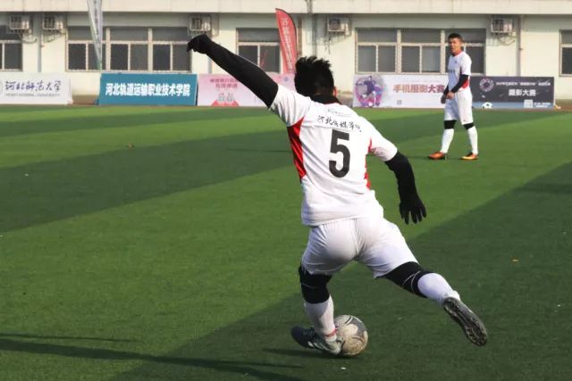 亚运会：U23中国队与阿联酋战平 晋级淘汰赛